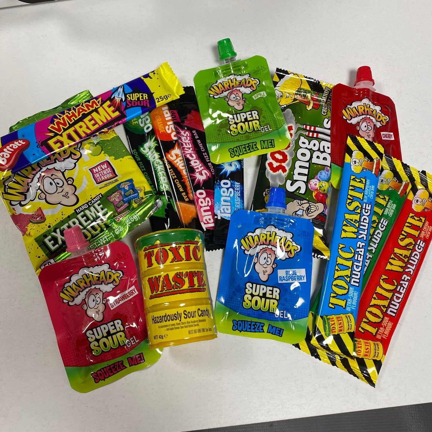 15 Piece Sour Lovers Gift Box